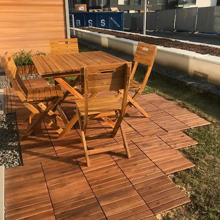 Apartament With Garden Bezplatny Parking !!!-3